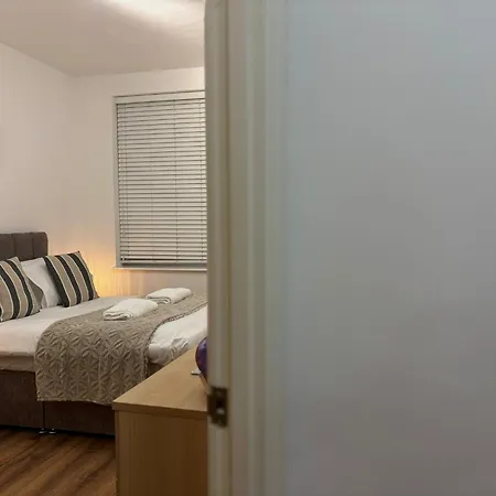24-7 Secured City Centre Apartments With Free Underground Parking And Wifi