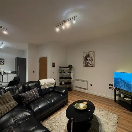 24-7 Secured City Centre Apartments With Free Underground Parking And Wifi Apartment