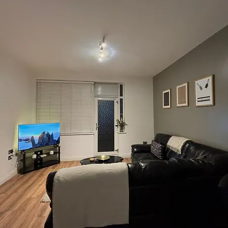 24-7 Secured City Centre Apartments With Free Underground Parking And Wifi