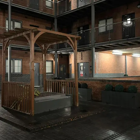 24-7 Secured City Centre Apartments With Free Underground Parking And Wifi *